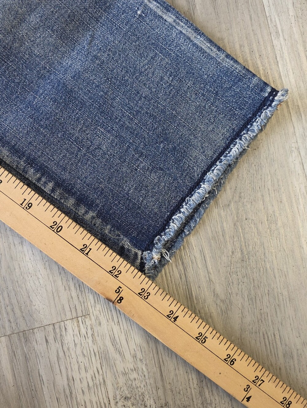 Maurices Women’s Cropped Jeans Size 3/4 Raw Hem - Picture 6 of 9